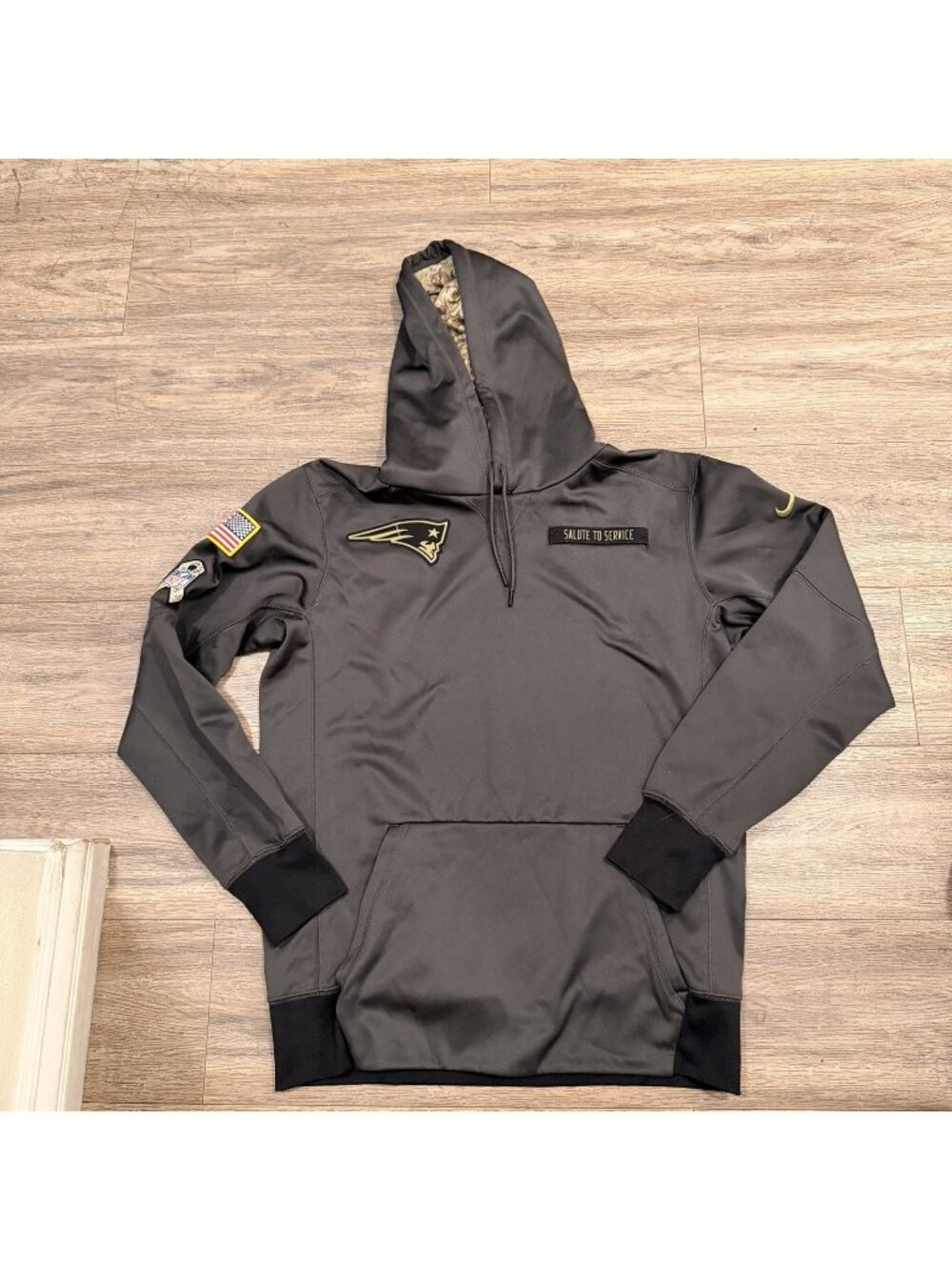 Nike Salute to Service New England Patriots Hoodie Mens Medium Grey Sweatshirt